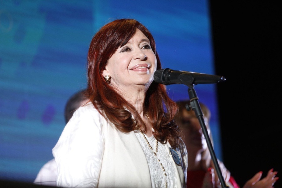 Cristina Kirchner habló de una ”pérdida histórica del poder adquisitivo del salario” y convocó a ”mantenernos unidos”