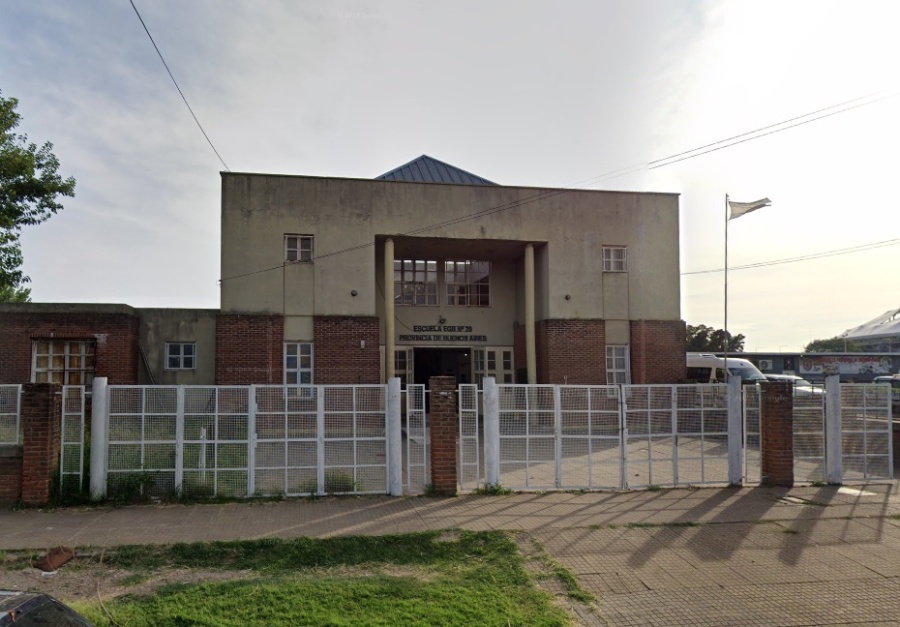 Robaron en la escuela de 25 y 527 y se llevaron los alimentos que habían recolectado para el viaje de egresados