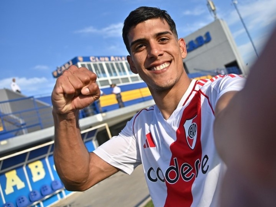 Juega en un equipo grande, su cláusula de salida es de treinta millones de euros y puede llegar a Gimnasia