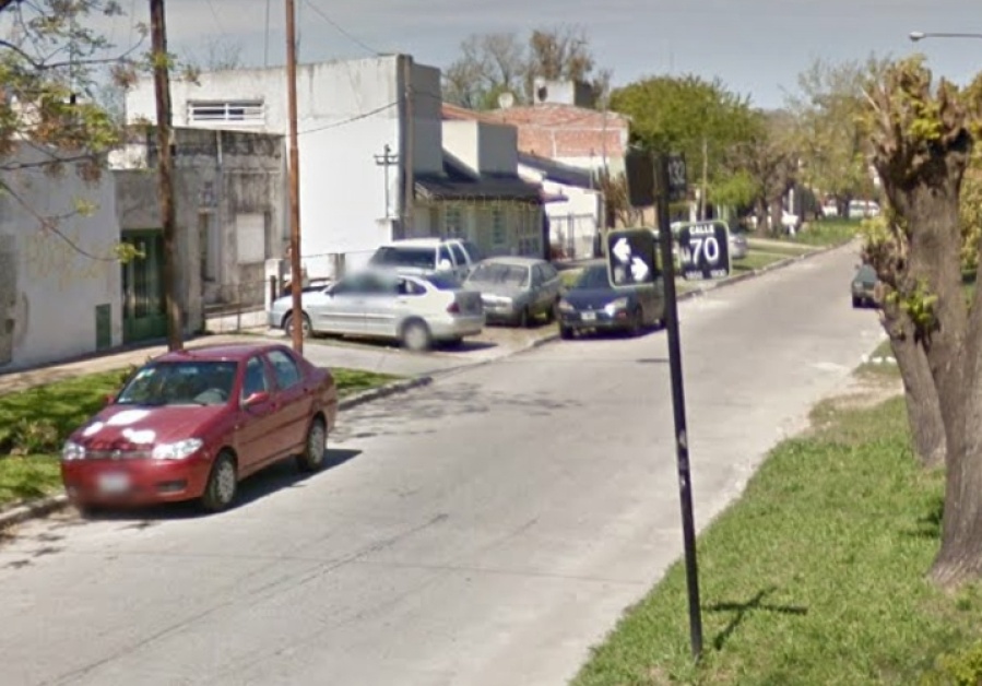 Un joven fue baleado en 70 y 132 con el auto en pleno movimiento: le fracturaron el húmero