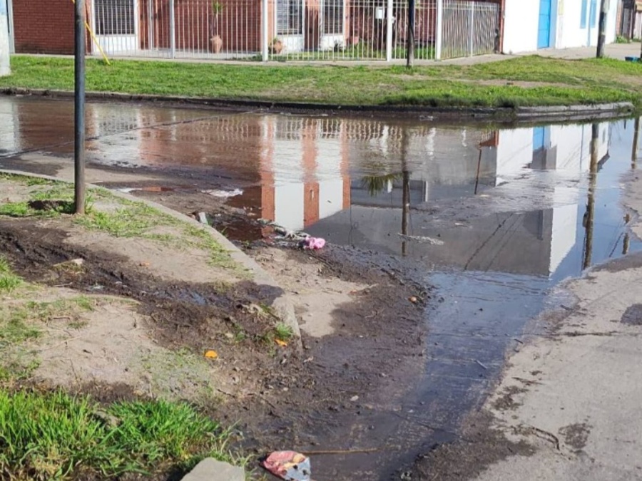 Reclaman pérdidas de agua en 143 y 62