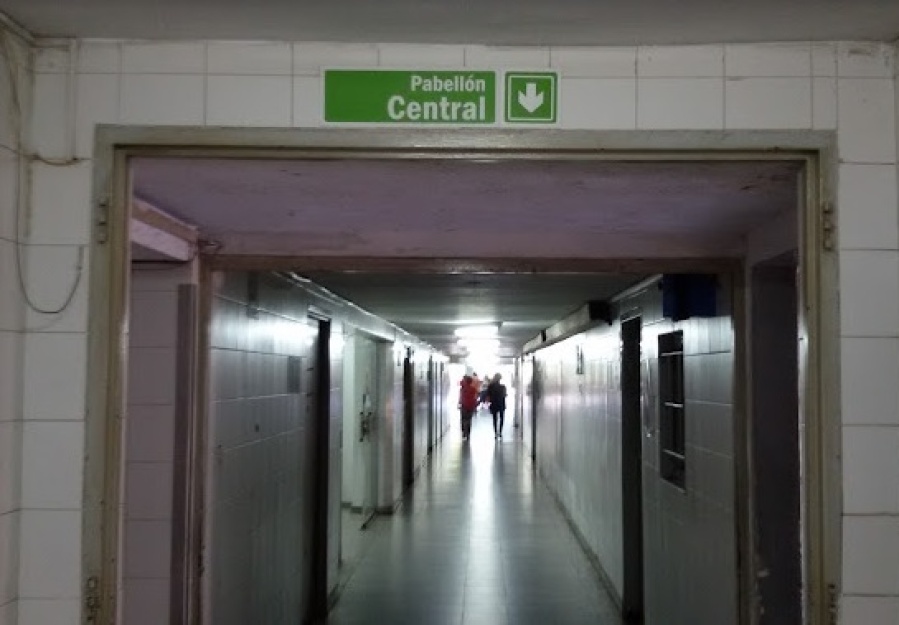 Falleció un hombre en el Hospital San Martín de La Plata y creen que es por consumir alcohol etílico con jugo