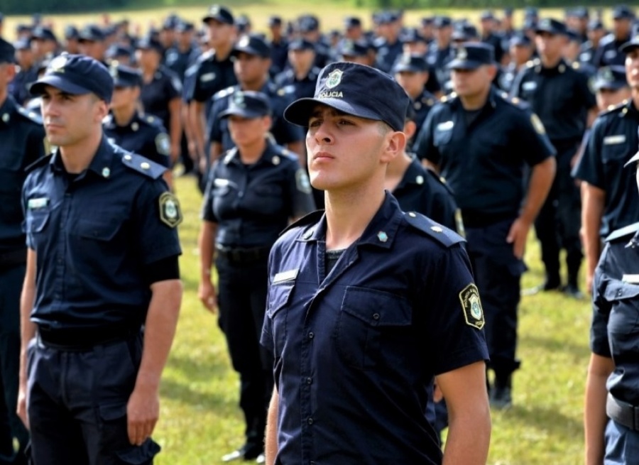 La Policía Bonaerense amplió la edad de ingreso de los cadetes y flexibilizaron el requisito de materias del Secundario