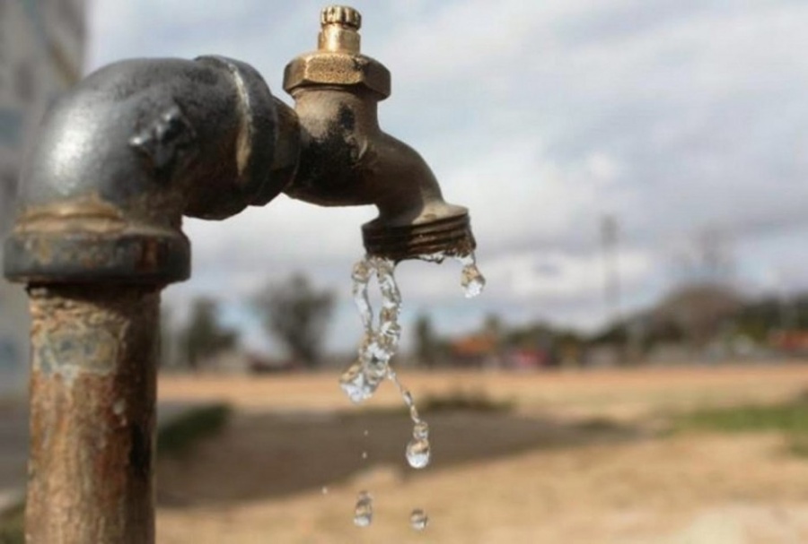 ”Pasa todos los fines de semana”: Bronca en City Bell por la falta de agua