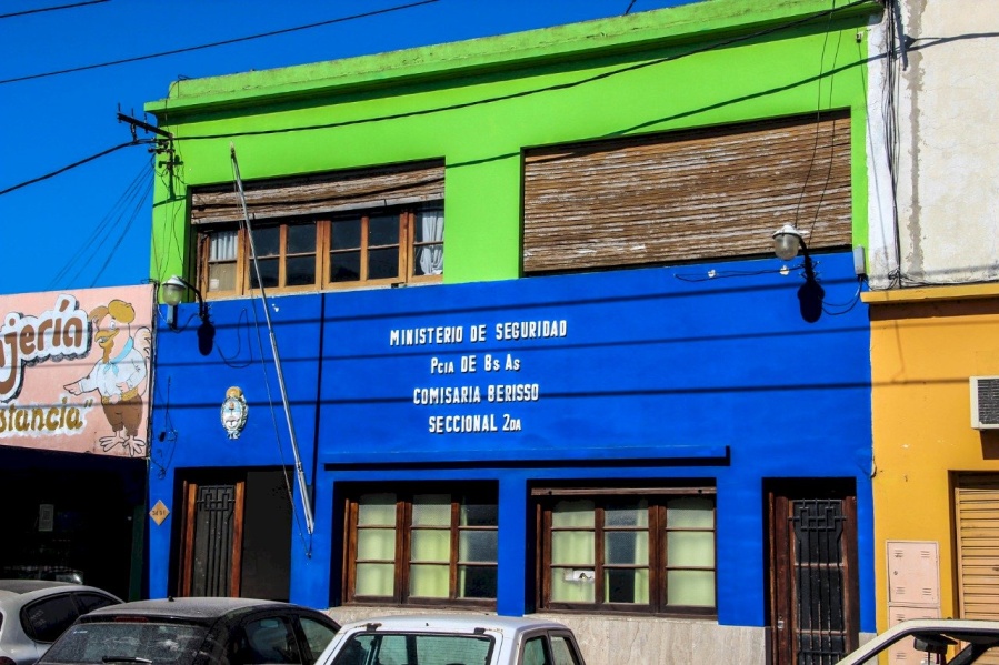 Una pelea con cuchillos entre vecinos dejó a tres policías heridos en Berisso