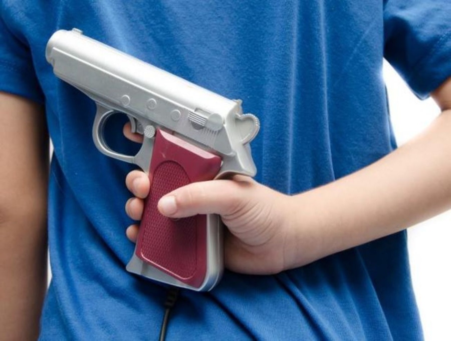 Atraparon a menores de edad que salieron a robar con un arma de juguete en La Plata