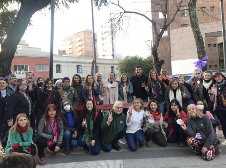 La Provincia se metió en la polémica por el Banco Rojo quitado en Diagonal 73 y 10, y habló de ”atropello”
