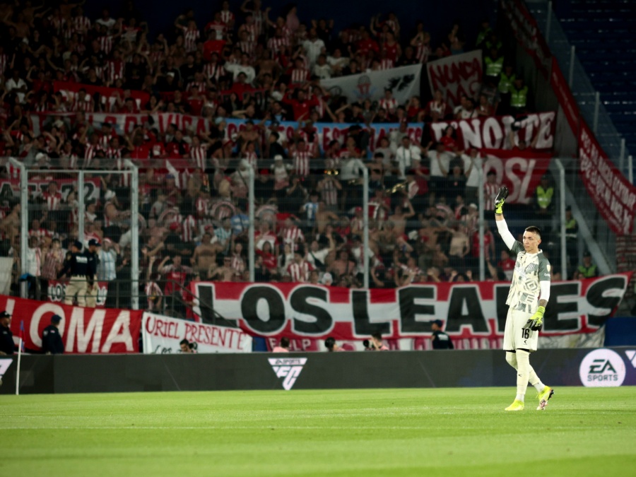 ¿Cuáles son las recomendaciones para los hinchas del Pincha que viajen a Brasil y cuántos esperan en Río?