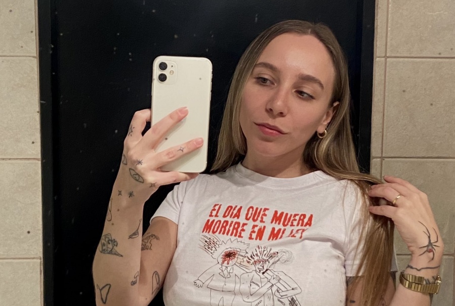 A su abuela le llegaban facturas abultadas del cable y descubrieron que su nono fallecido había contratado el ”pack hot”