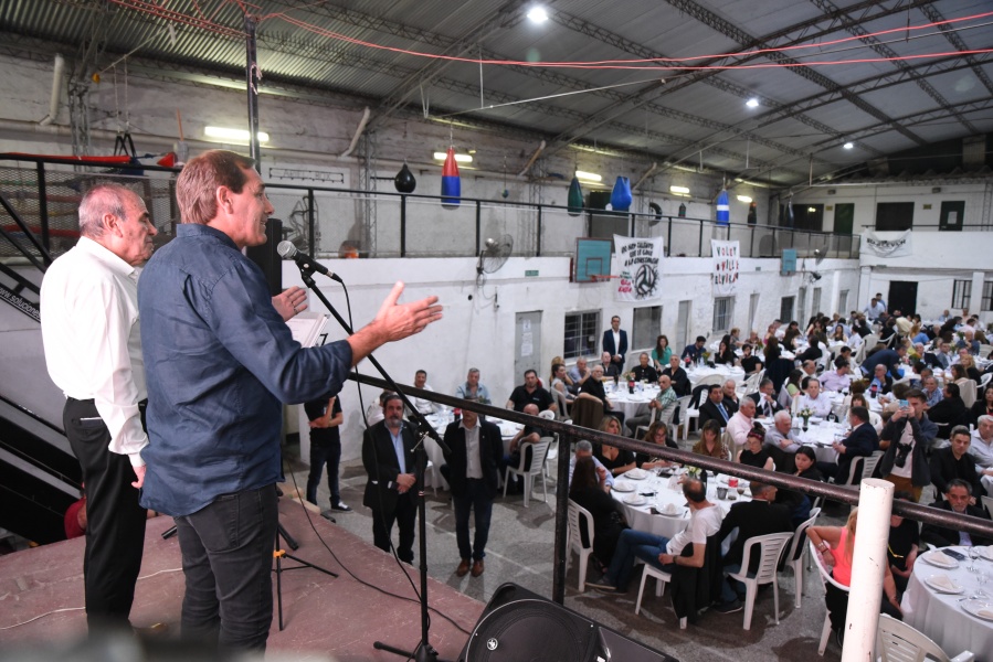 ”Trabajar juntos para crecer y generar oportunidades”: el pedido de Garro en la cena de la Federación de Instituciones