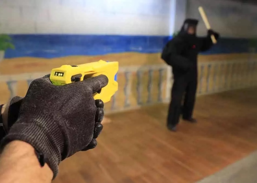 Qué dice el proyecto que quiere habilitar el uso de las Pistolas Taser y ya genera ruido en la Legislatura Bonaerense