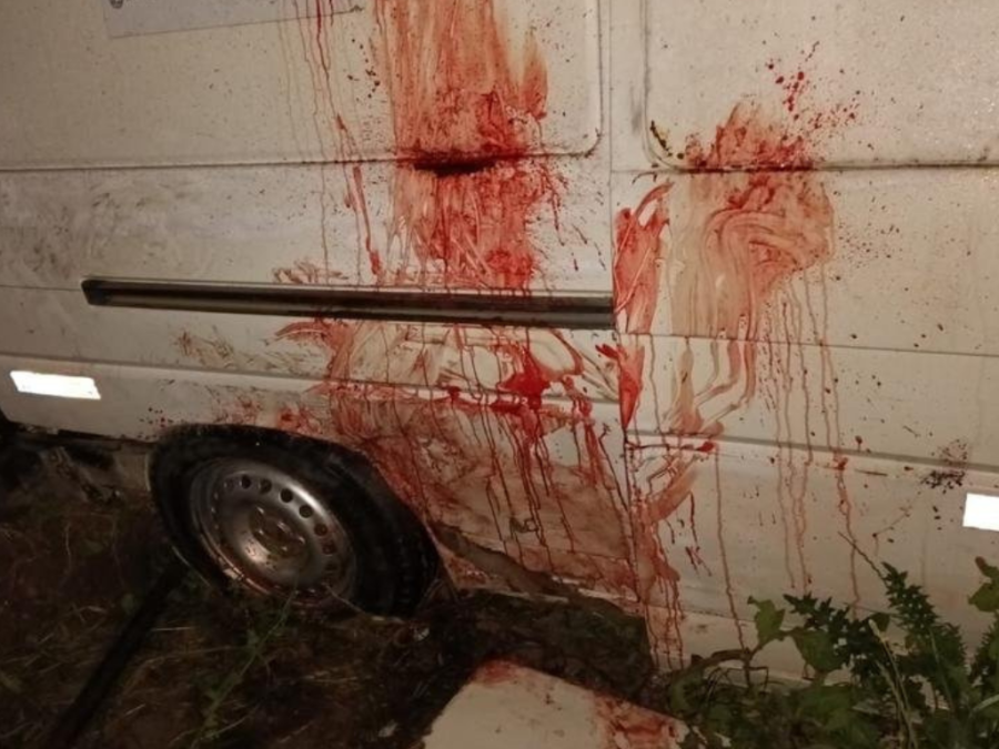 Un delincuente de Melchor Romero intentó robar una rueda, se le cayó el chasis y casi pierde la mano