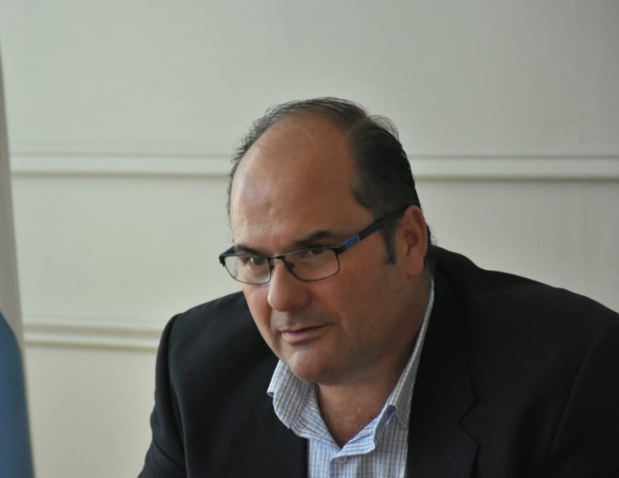 Kicillof sumó a otro Intendente al gabinete bonaerense: Héctor Olivera presidirá la Autoridad del Agua