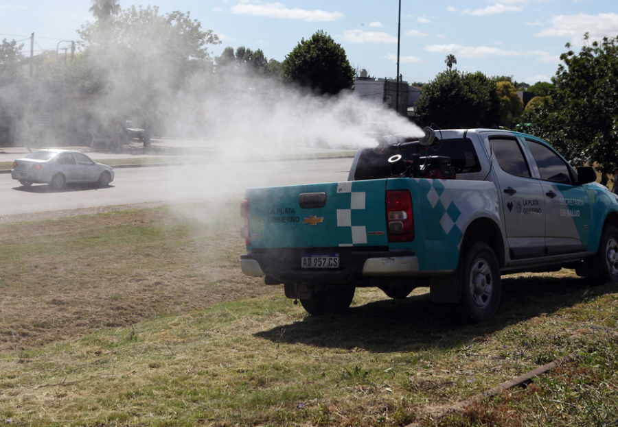 36 calles del Casco Urbano de La Plata serán fumigadas este jueves y también habrá operativos en 10 localidades