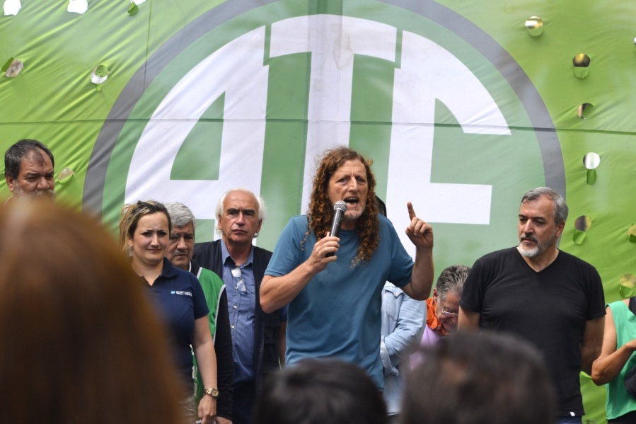 Estatales presionan a la Provincia para discutir salarios: ”La convocatoria debe ser urgente”