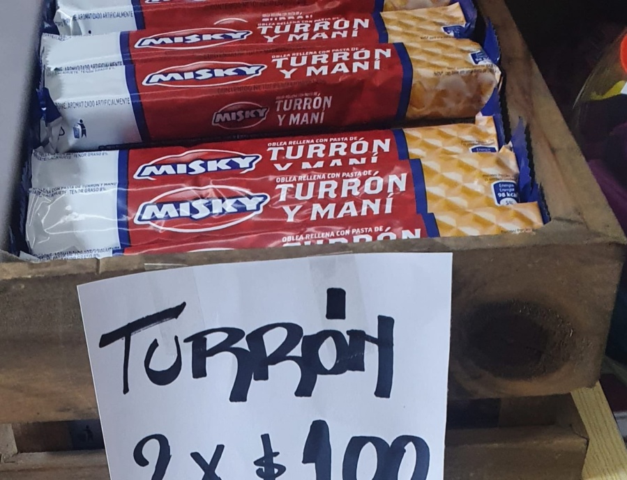 La insólita ”promo” de turrones que sorprendió a un platense: ”Si compro tres, ¿cuánto saldría?”
