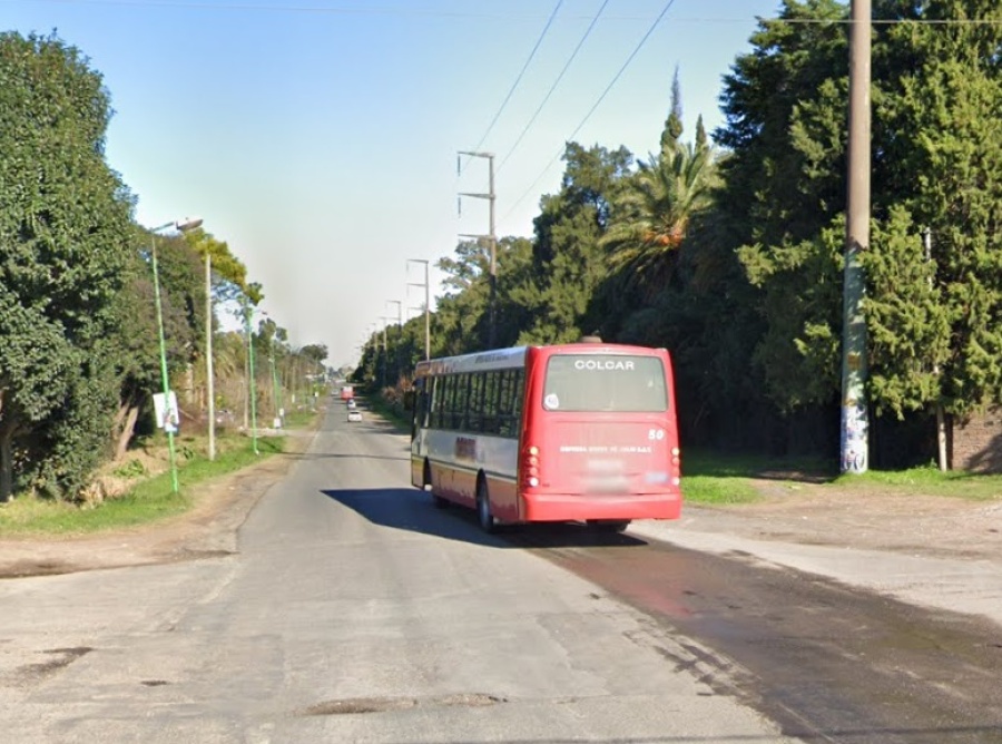 ”Viajamos peor que el ganado”: el reclamo de los vecinos del barrio Santa Ana por el servicio de la línea Oeste