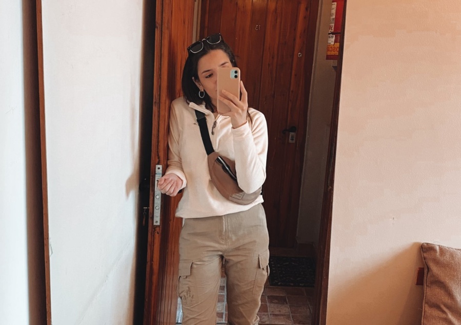 Una joven se cambió de asiento en el bondi por el olor de un pasajero, pidió que se duchen y desató la polémica: ”Que asco”