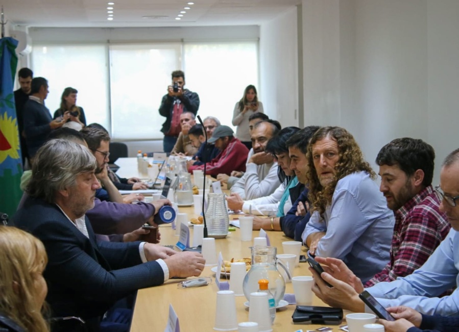 Provincia reabre la paritaria con los gremios estatales pero todavía no habría propuesta salarial