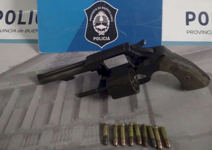 Detuvieron a dos motochorros en barrio El Mondongo con un arma y nueve municiones encima