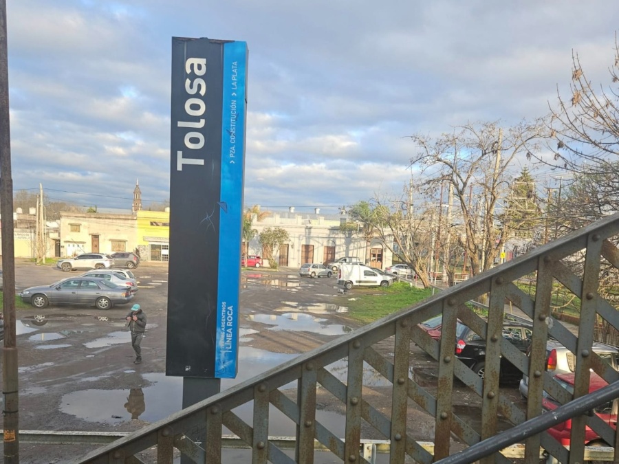 En Tolosa juntan firmas para exigir mejoras en la estación de trenes