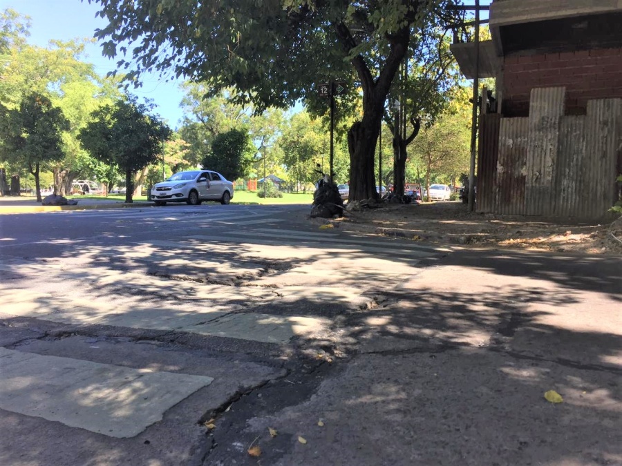 Vecinos de Plaza Belgrano denuncian que las calles están “intransitables” 