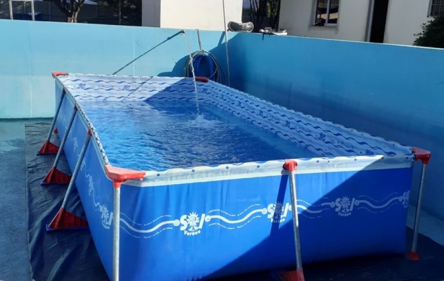 Se hartaron de limpiar la pileta y metieron una ”pelopincho embarazada” que causó furor en las redes: ”No seas pajero, man”