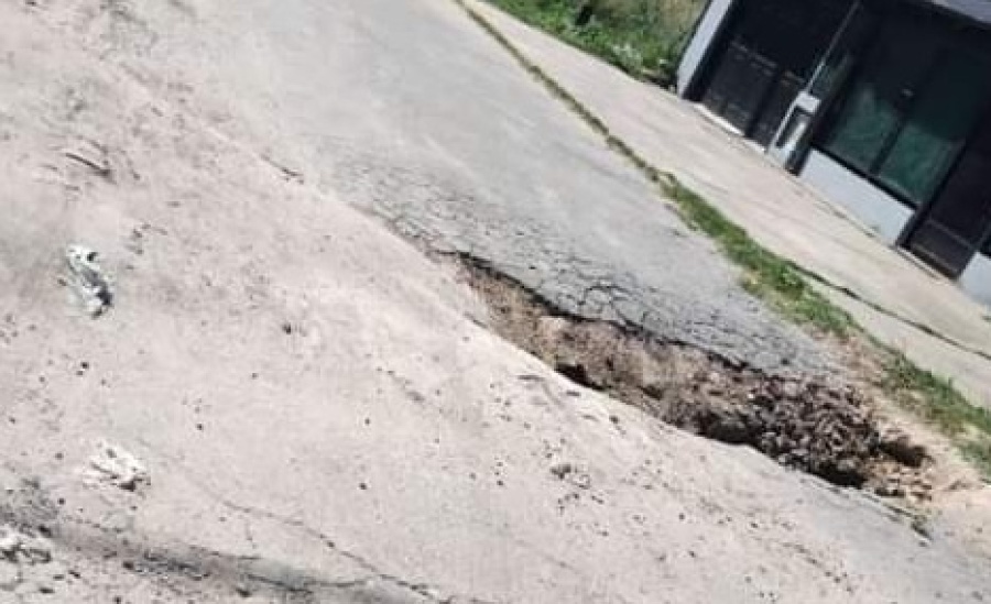 En Barrio Aeropuerto reclamaron la reparación de pozos cada vez más profundos