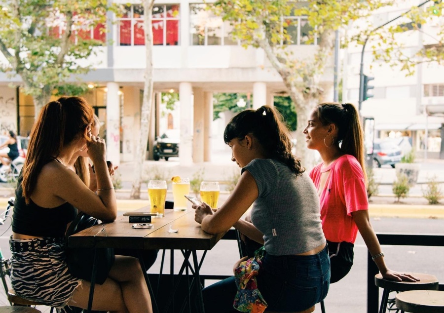 “Creemos que lo peor ya pasó”: el sector gastronómico platense entusiasmado tras el Día del Amigo y el “Pase Sanitario”