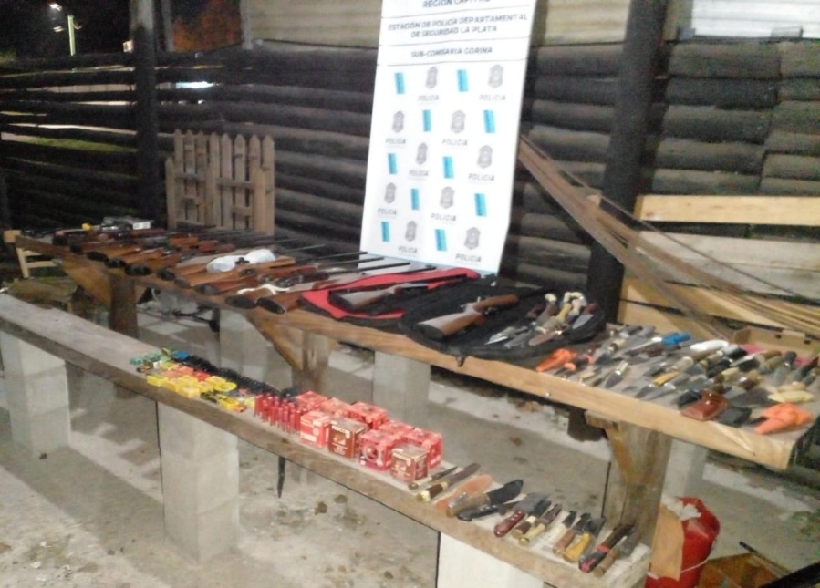 Amenazó de muerte a su ex en La Plata y cuando lo fueron a detener, descubrieron un arsenal