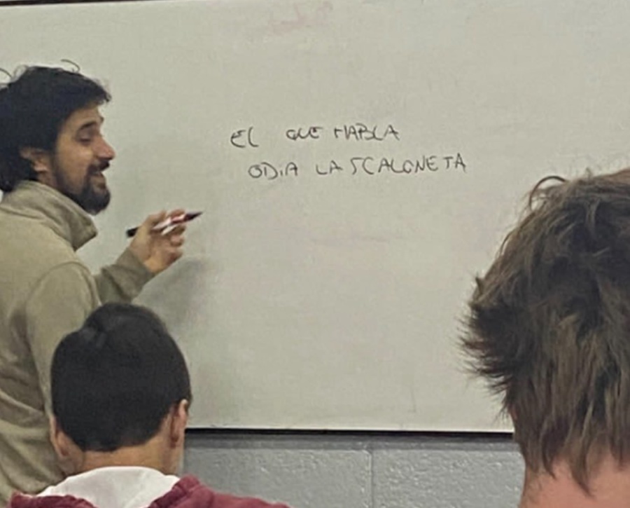 ”El que habla odia la scaloneta”: el truco de un profesor cordobés que se hizo viral y empieza a recorrer todo el país