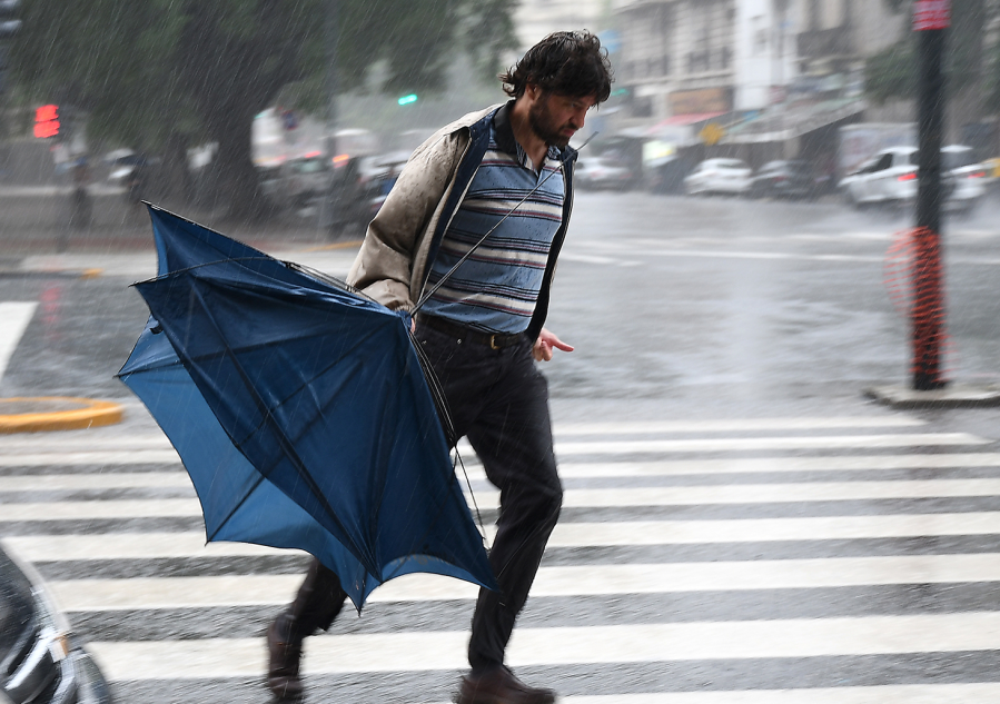 Rige el nivel de alerta amarillo en La Plata hasta el sábado por lluvias y ráfagas de viento