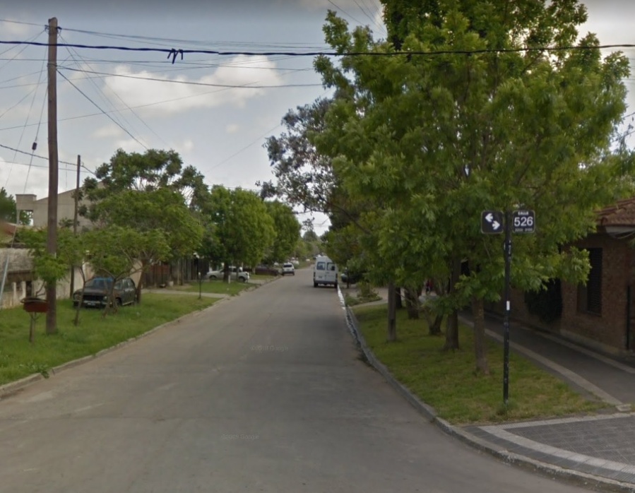 En 27 y 526 reclamaron que están hace tres semanas sin alumbrado público: ”Tenemos que iluminarnos con reflectores”