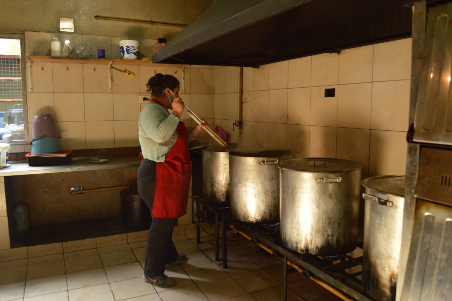 Oficializaron la creación de la ”Tarjeta Alimentaria Platense” y habrá capacitaciones obligatorias a titulares de comedores