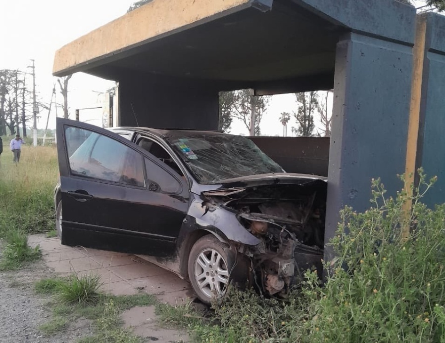 Identificaron a las dos personas que murieron tras un terrible choque en Abasto: tenían 28 y 32 años