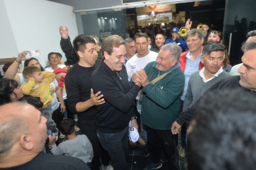 Garro se presentó ante vecinos y destacó las obras y políticas que beneficiaron a la zona oeste de la ciudad de La Plata