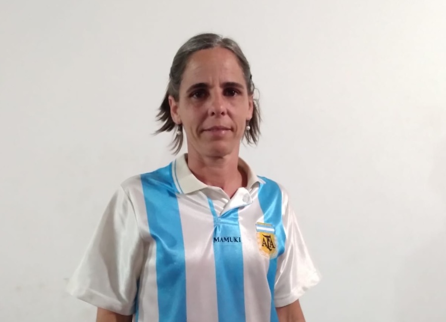 Vio una bandera argentina en 19 y 532, se deslumbró, ”mangueó” plata y por un tenso episodio la perdió: ”Era única, era esa”