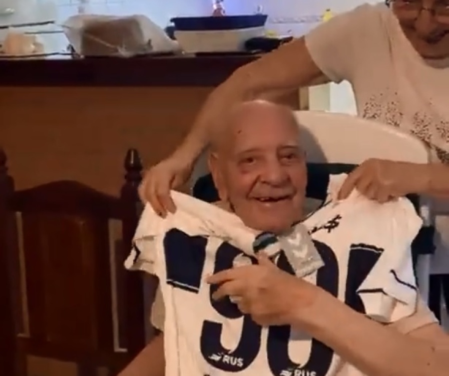 El emotivo cumpleaños 90 de Pancho, el tripero que despertó la ternura de todos los futboleros: ”Me vuelvo loco”