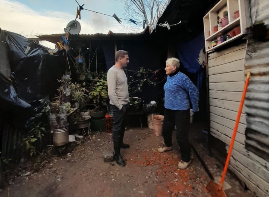 Desde la agrupación Rotas Cadenas ayudaron a familias platenses afectadas y recordaron su ”Plan de Desarrollo Urbano”