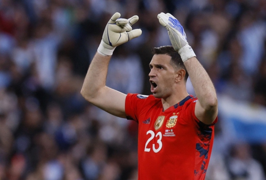 Dibu Martínez subió una storie a instagram y citó una controversial canción