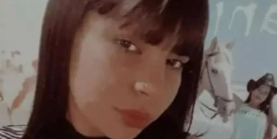 Una mujer discutió con una adolescente de 16 años en la calle y la mató: su novio presenció todo y quedó en estado de shock