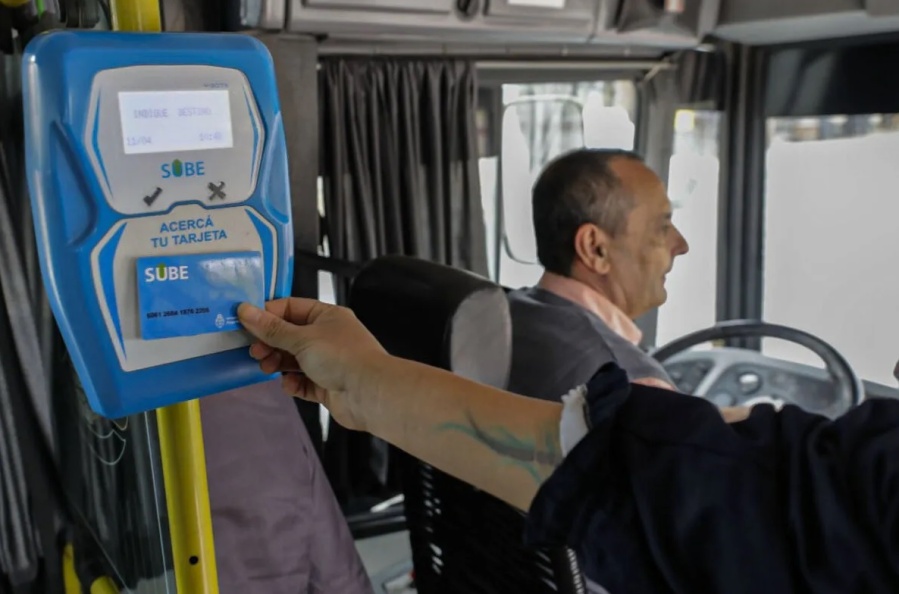 El gobierno bonaerense se reunió con los empresarios del transporte público en medio de la puja por los subsidios