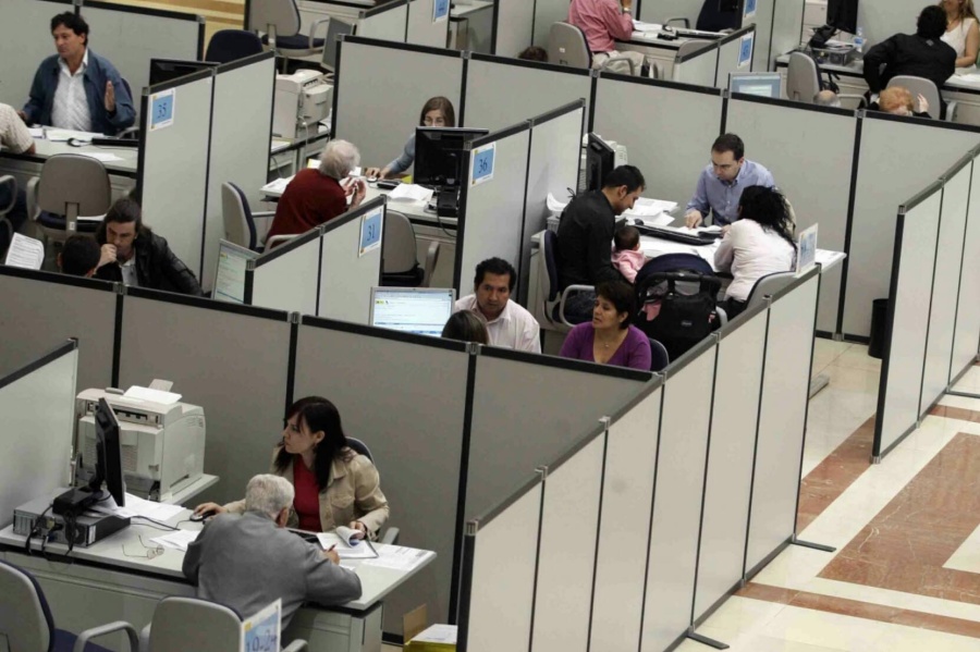 Oficializaron la intimación a 10.000 empleados públicos nacionales para que inicien el trámite de jubilación