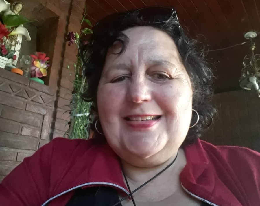 Fue a la biblioteca de 7 y 60 para ver si su papá se suicidó tras enterarse de la verdad de la peor forma: ”Le creí”