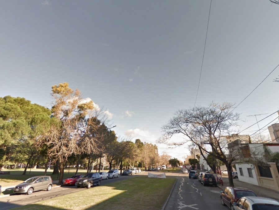 Intentaron robarle a su novio en La Plata y les tiró gas pimienta en la cara