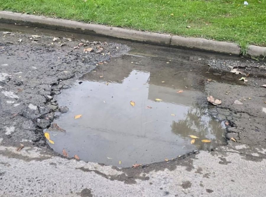 Vecinos de la calle 522 y 119 reclaman por el mal estado de la calle