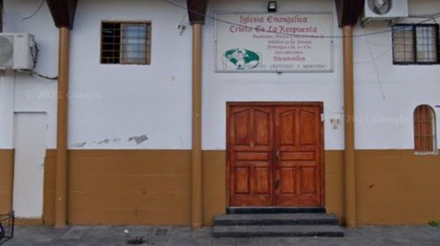 Salía de la iglesia, cinco delincuentes lo mataron a tiros y le robaron la camioneta