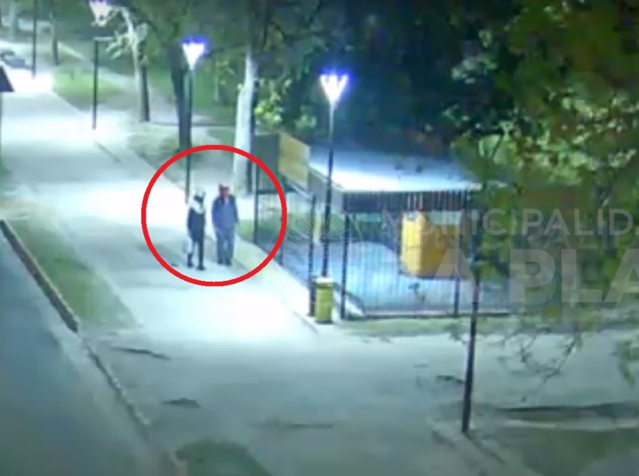 Así querían robar bicicletas un grupo de ladrones en el Parque San Martín: quedaron grabados y los arrestaron