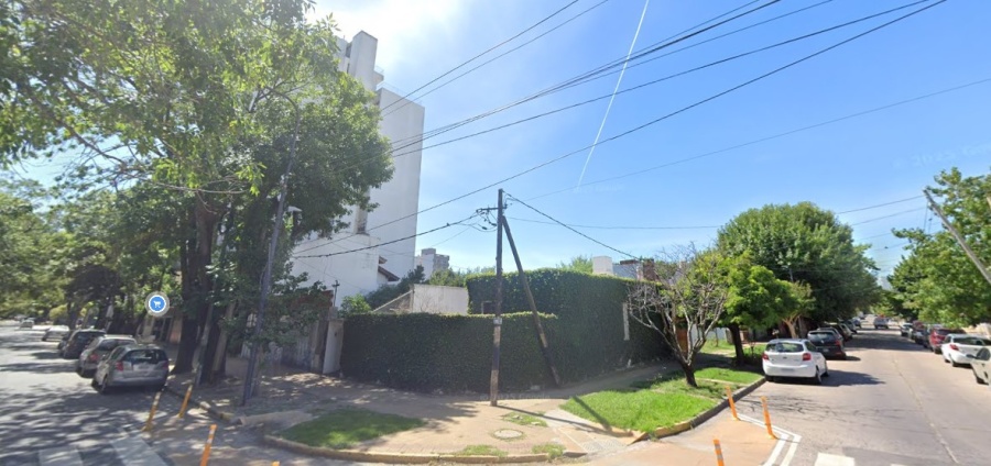 Violento robo a una joven en La Plata: la amenazaron con un arma y se robaron su moto