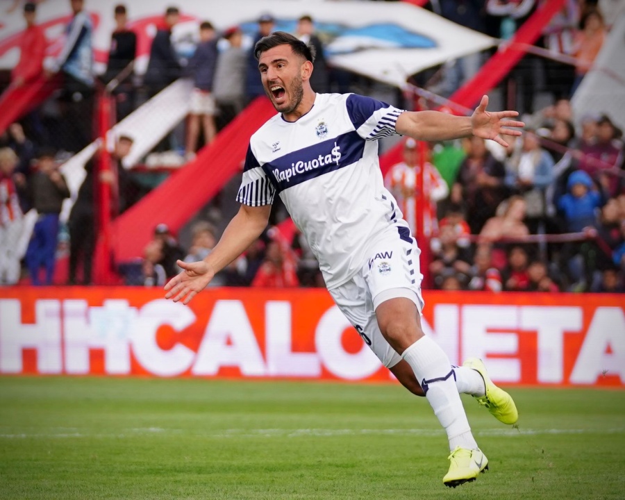 La resurrección de Domínguez en el Lobo: Grave lesión y sin minutos marcó su primer gol tras más de un año